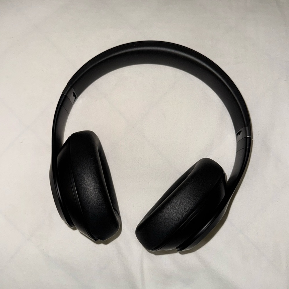 Beats Studio Pro Bluetooth Wireless Headphones - Black